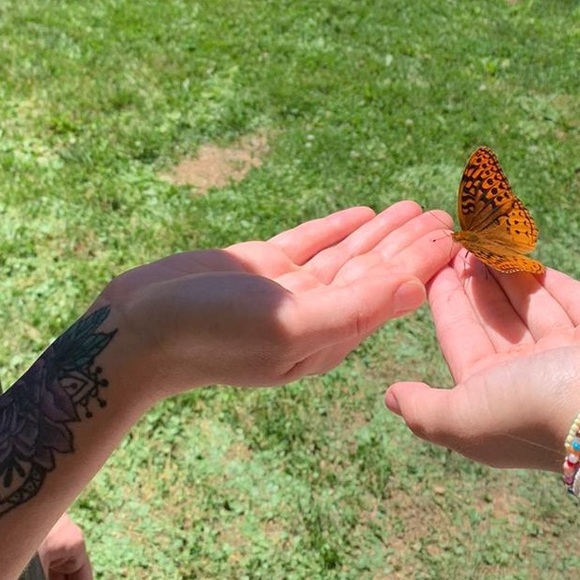 ⭐️WE ARE NOT ALONE💫 - Picture 4 of 10